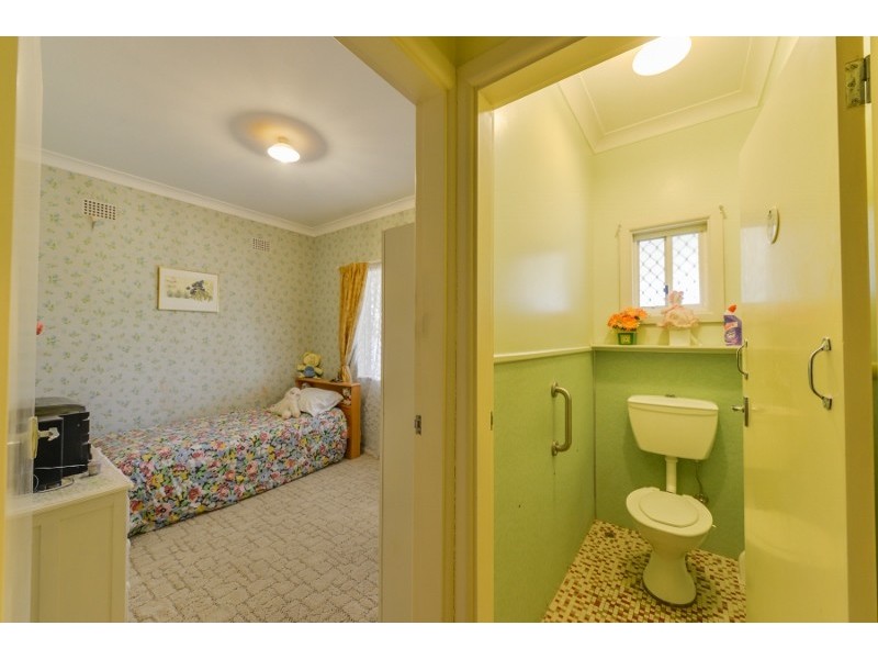 17 Oak Street, Tamworth NSW 2340