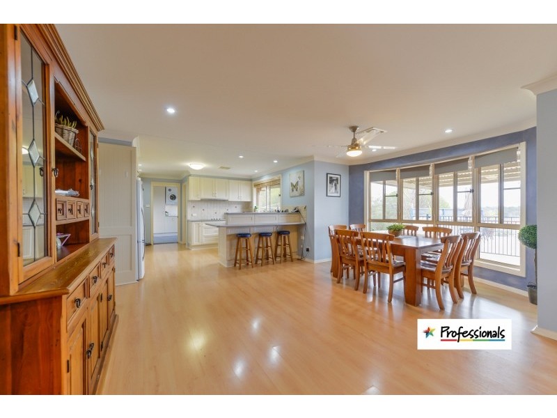 15 Lawrence Avenue, Tamworth NSW 2340
