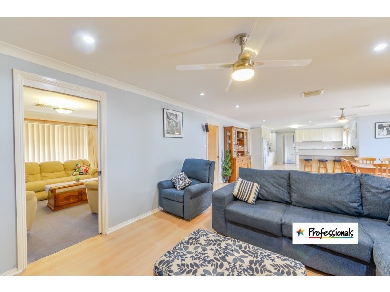 15 Lawrence Avenue, Tamworth NSW 2340