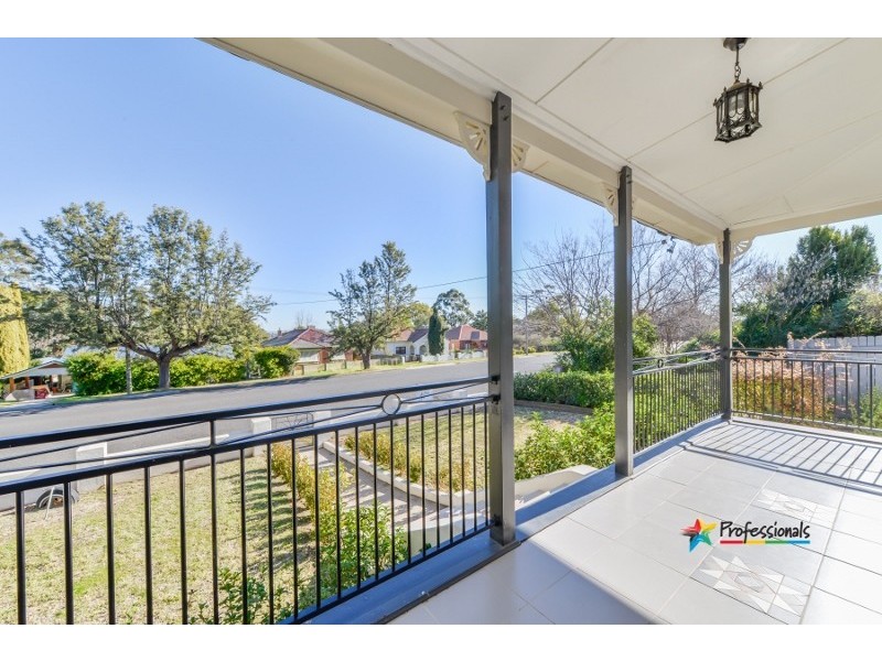 98 Napier Street, Tamworth NSW 2340