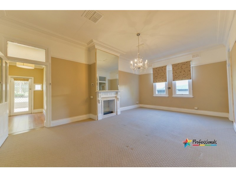 98 Napier Street, Tamworth NSW 2340