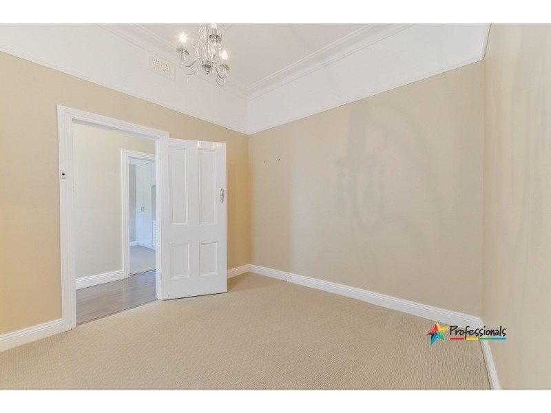 98 Napier Street, Tamworth NSW 2340