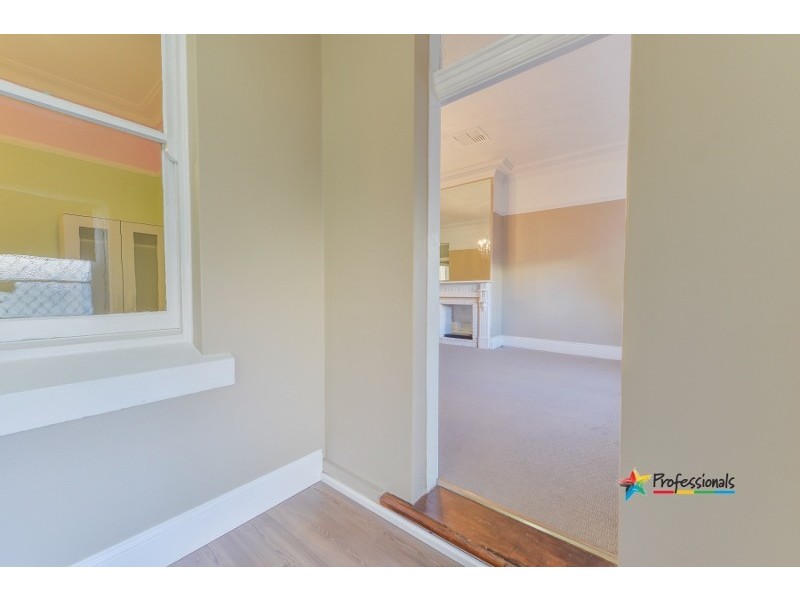 98 Napier Street, Tamworth NSW 2340