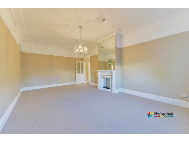 98 Napier Street, Tamworth NSW 2340