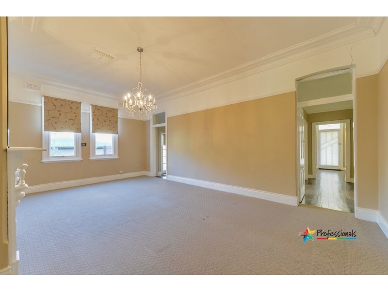 98 Napier Street, Tamworth NSW 2340