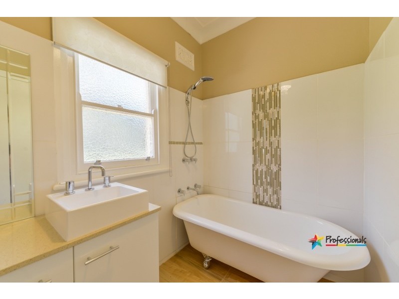 98 Napier Street, Tamworth NSW 2340