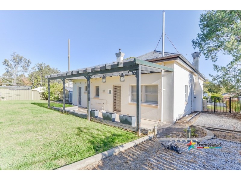 98 Napier Street, Tamworth NSW 2340