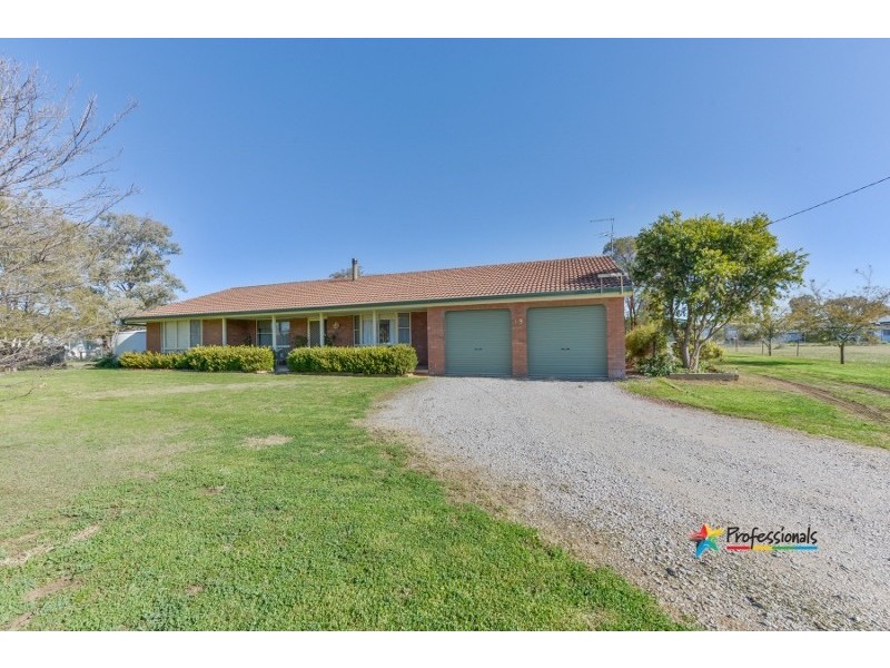 19 Warral Street, Duri NSW 2344