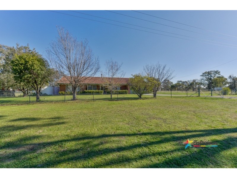 19 Warral Street, Duri NSW 2344