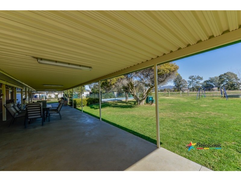 19 Warral Street, Duri NSW 2344