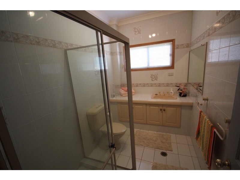 8 Ochiltree Place, Taree NSW 2430