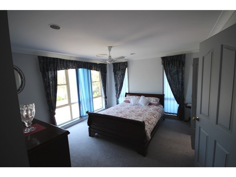 8 Ochiltree Place, Taree NSW 2430