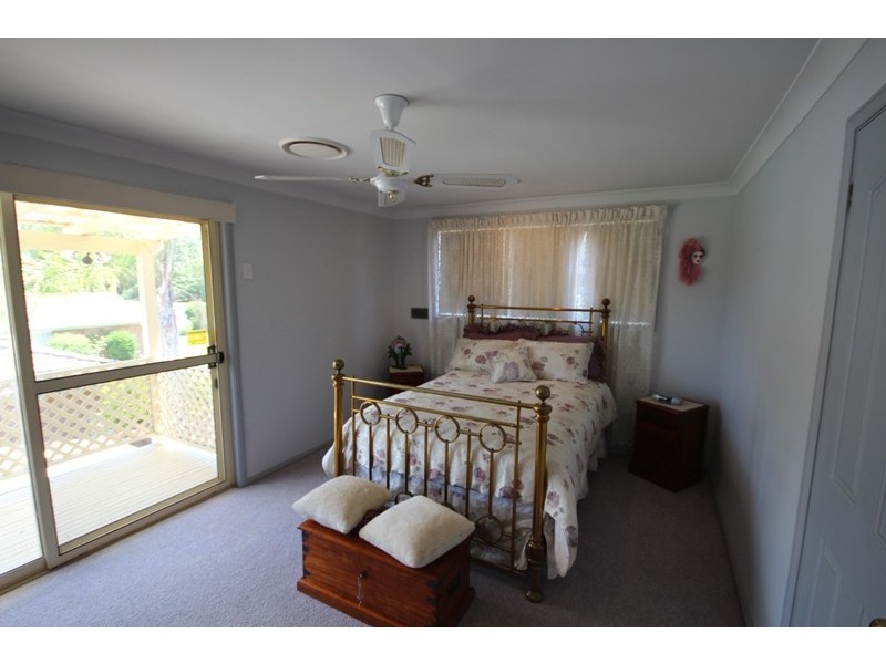 8 Ochiltree Place, Taree NSW 2430