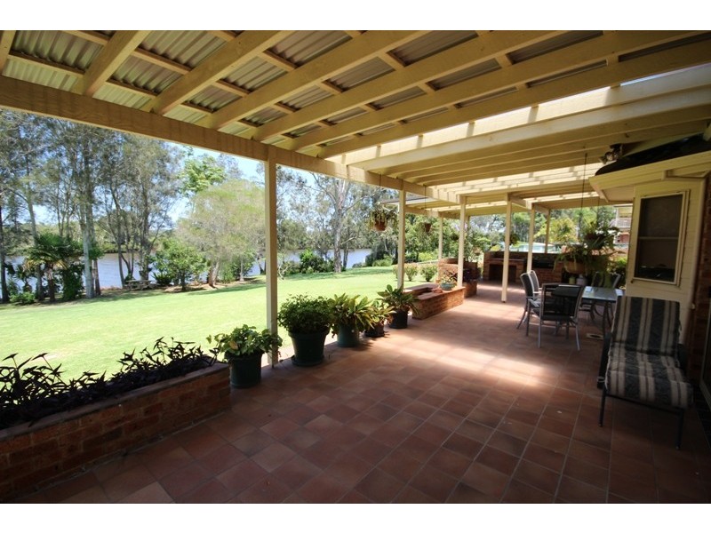 8 Ochiltree Place, Taree NSW 2430