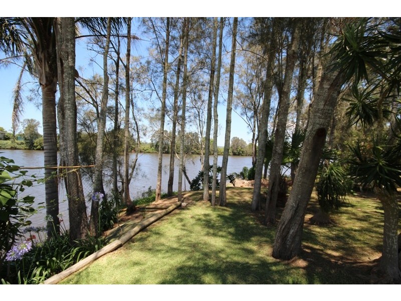 8 Ochiltree Place, Taree NSW 2430