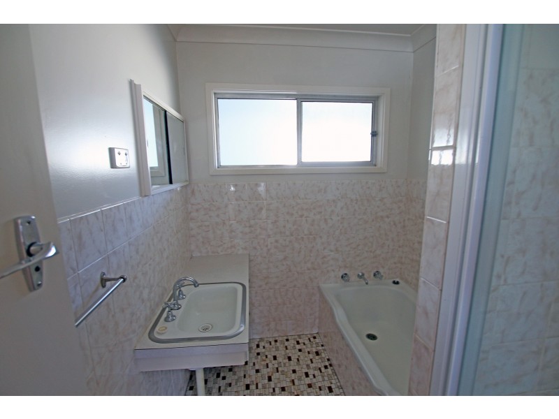 24 Dolphin Avenue, Taree NSW 2430