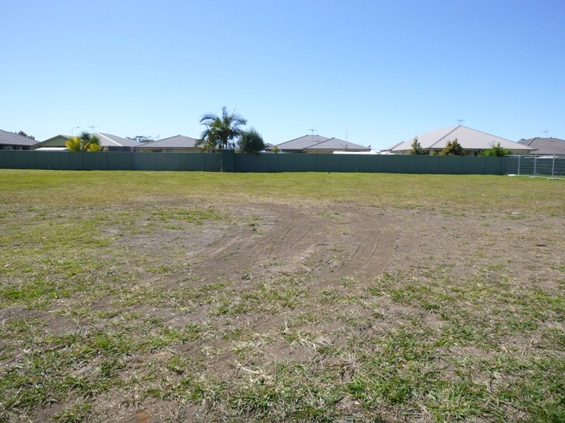 70 Albatross Way, Old Bar NSW 2430