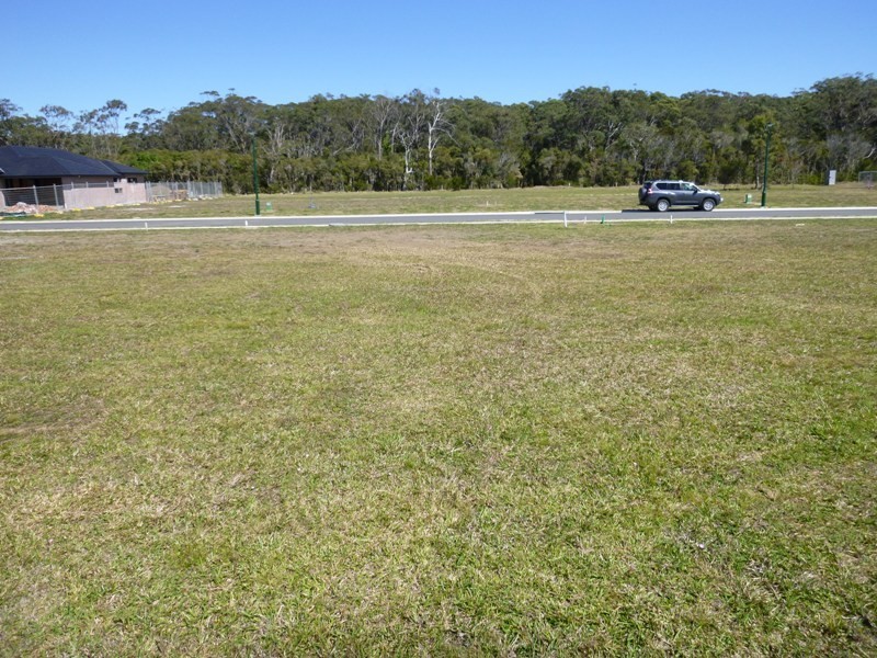 70 Albatross Way, Old Bar NSW 2430