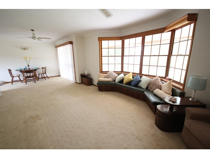33 Bushland Drive, Taree NSW 2430