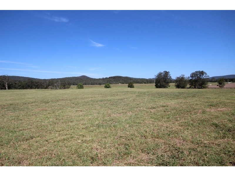 2 Locketts Crossing Road, Coolongolook NSW 2423