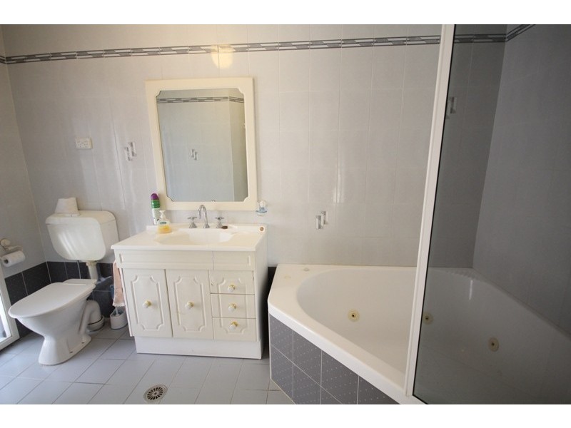 22a Amaroo Drive, Taree NSW 2430