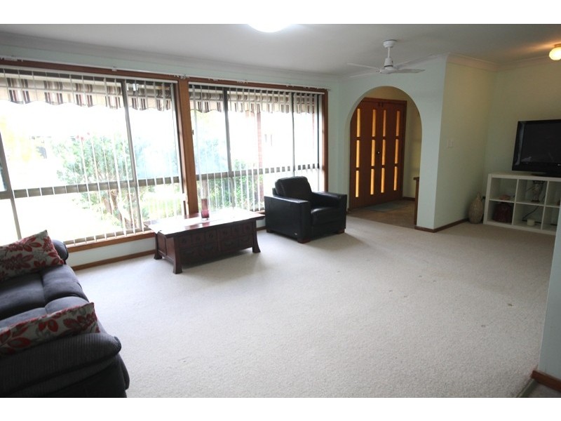 9 Kodi Close, Old Bar NSW 2430
