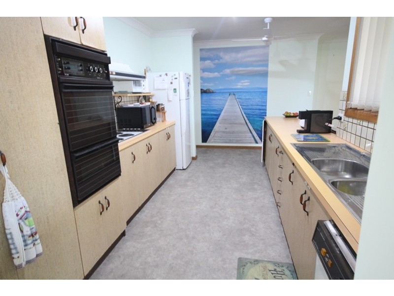 9 Kodi Close, Old Bar NSW 2430