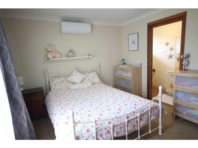 9 Kodi Close, Old Bar NSW 2430