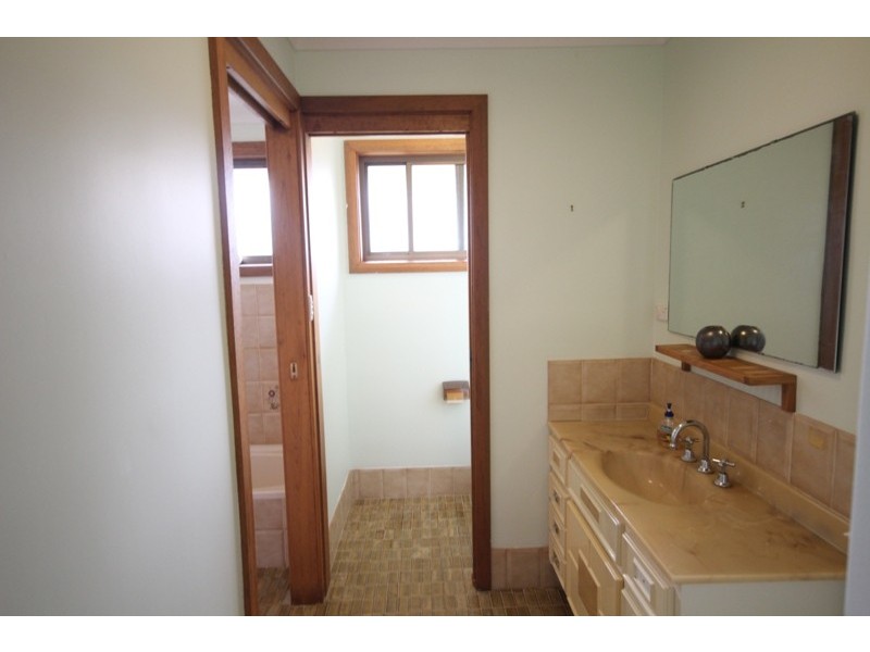 9 Kodi Close, Old Bar NSW 2430