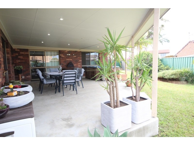 9 Kodi Close, Old Bar NSW 2430