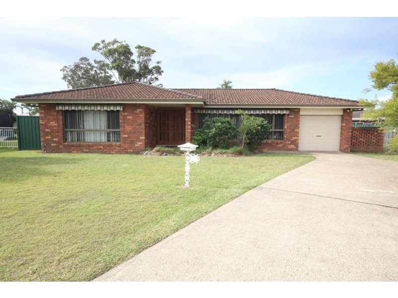 9 Kodi Close, Old Bar NSW 2430