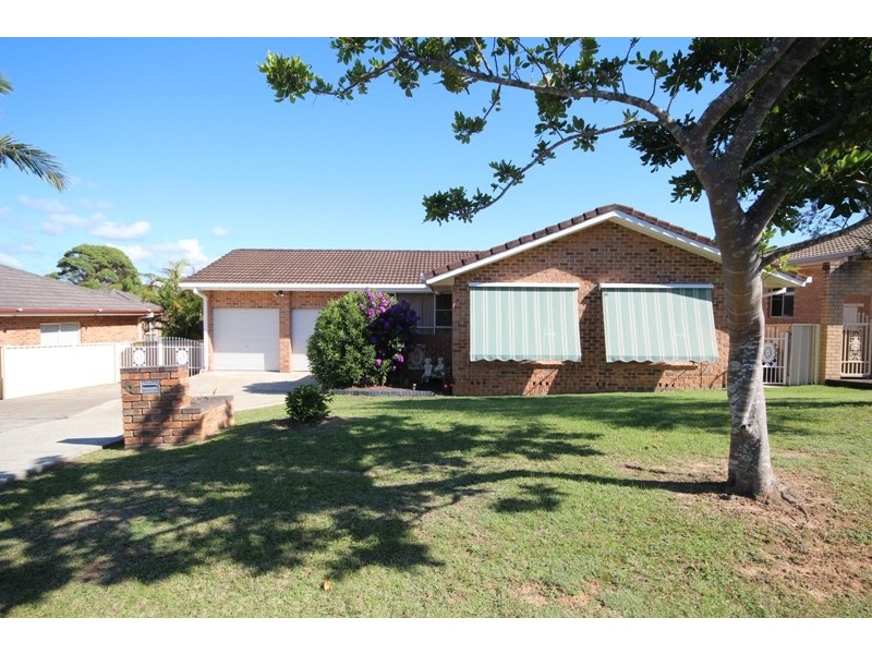 6 Laurina Close, Old Bar NSW 2430