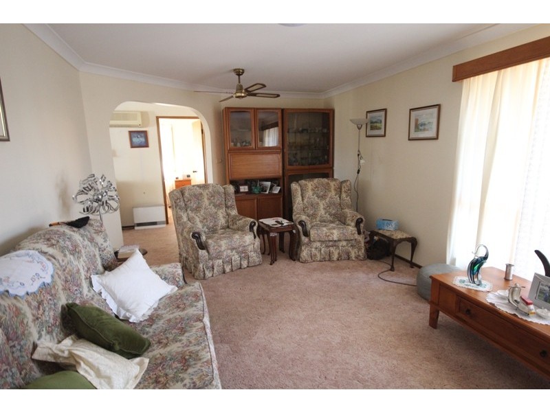 6 Laurina Close, Old Bar NSW 2430