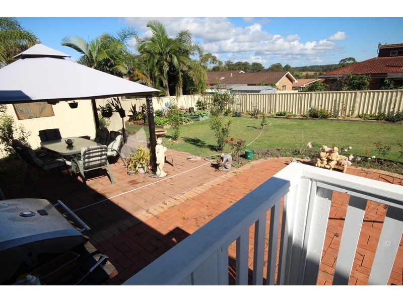 6 Laurina Close, Old Bar NSW 2430