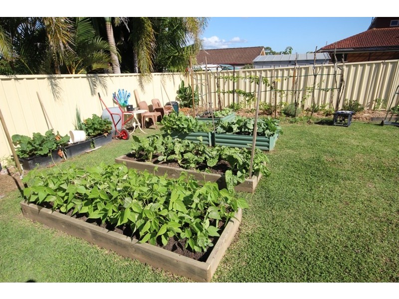 6 Laurina Close, Old Bar NSW 2430