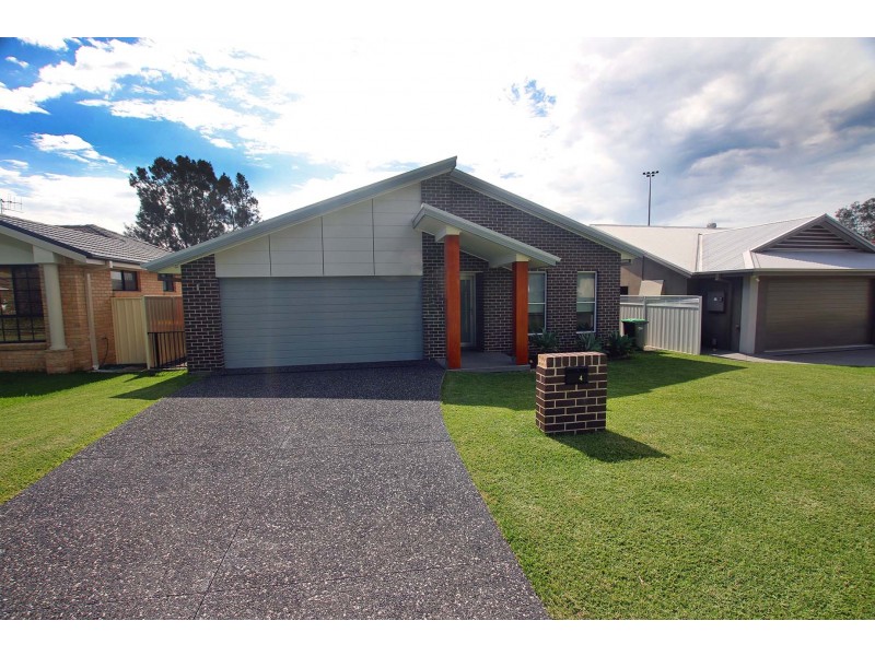 4 Laguna Court, Black Head NSW 2430