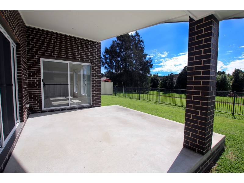 4 Laguna Court, Black Head NSW 2430