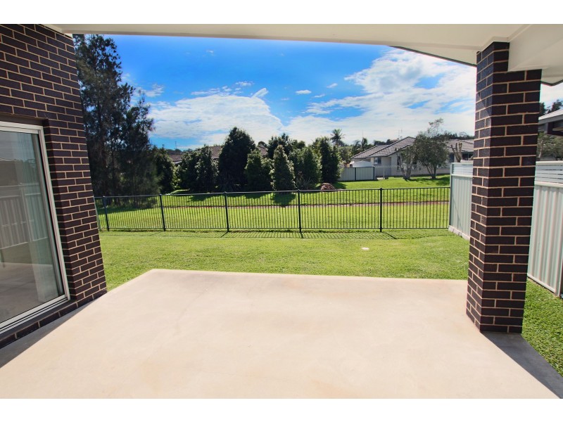 4 Laguna Court, Black Head NSW 2430
