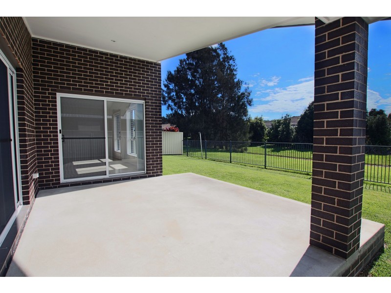 4 Laguna Court, Black Head NSW 2430