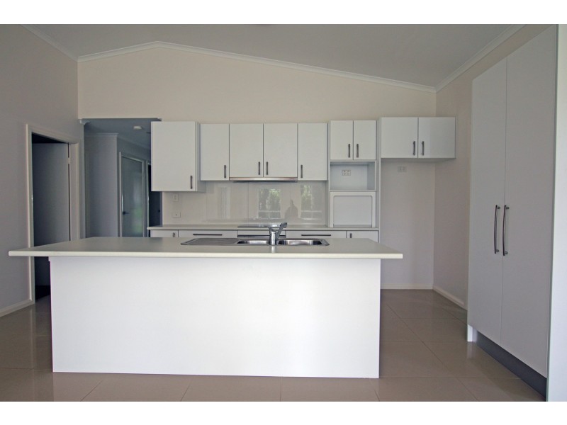 4 Laguna Court, Black Head NSW 2430