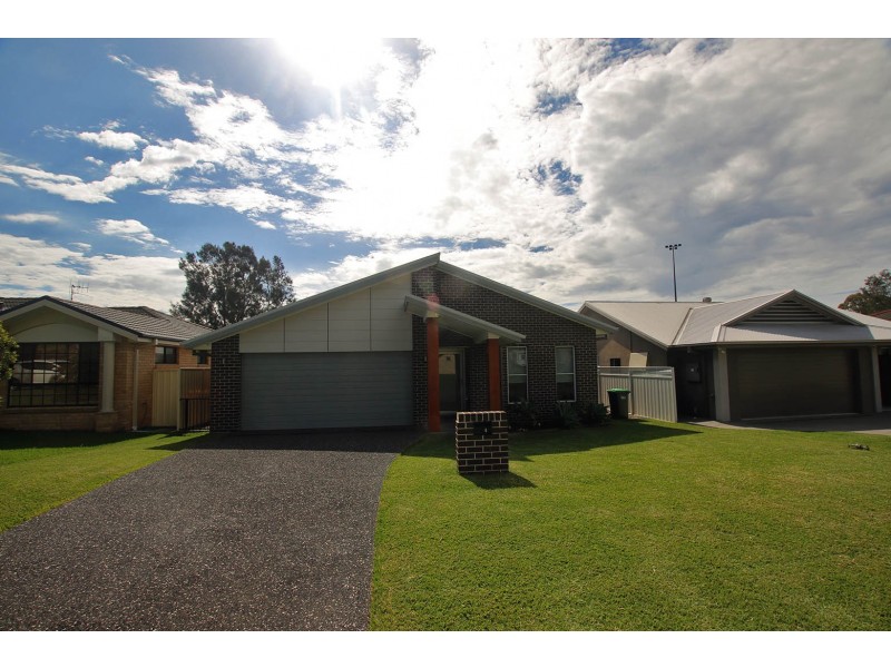 4 Laguna Court, Black Head NSW 2430