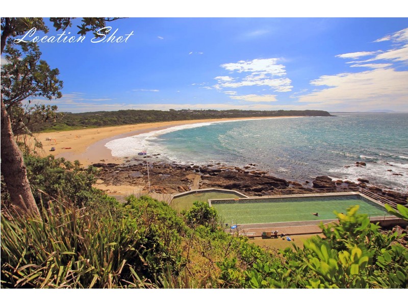 4 Laguna Court, Black Head NSW 2430