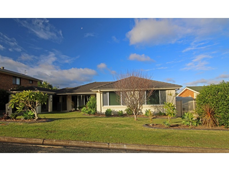 18 Tristania Crescent, Taree NSW 2430