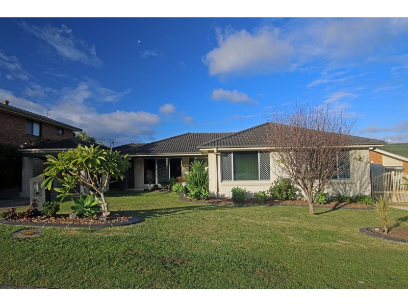 18 Tristania Crescent, Taree NSW 2430
