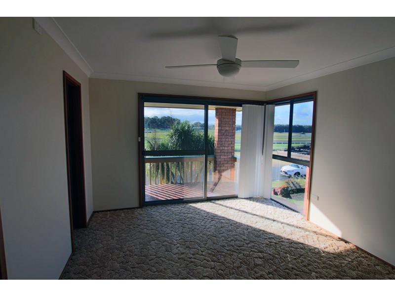 19 Lawson Crescent, Taree NSW 2430