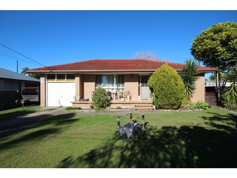 1 Hillcrest Close, Taree NSW 2430