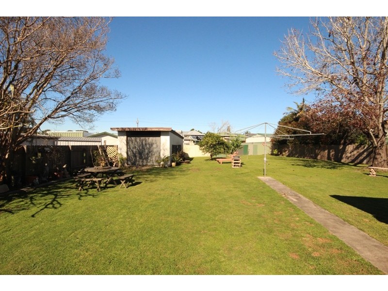 1 Hillcrest Close, Taree NSW 2430
