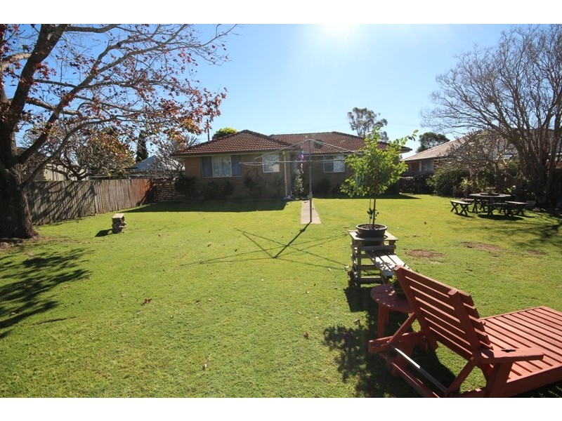 1 Hillcrest Close, Taree NSW 2430