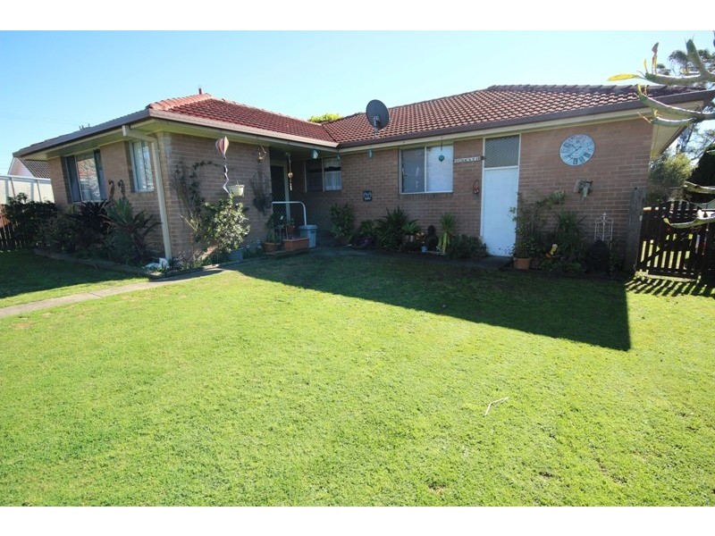 1 Hillcrest Close, Taree NSW 2430