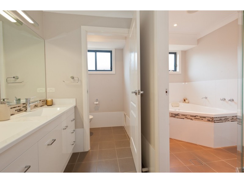 4a Allumba Close, Taree NSW 2430